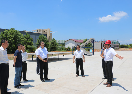 省人大常委會(huì)副主任龔建華一行蒞臨集團(tuán)裝配式產(chǎn)業(yè)園調(diào)研“降成本锥惋、優(yōu)環(huán)境”